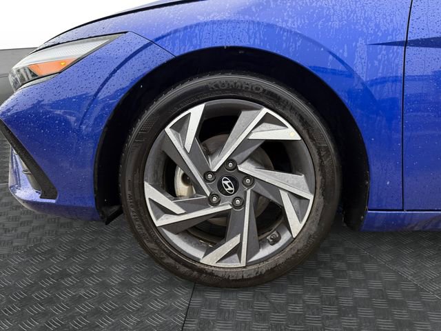 Used 2025 Hyundai Elantra SEL FWD image 13