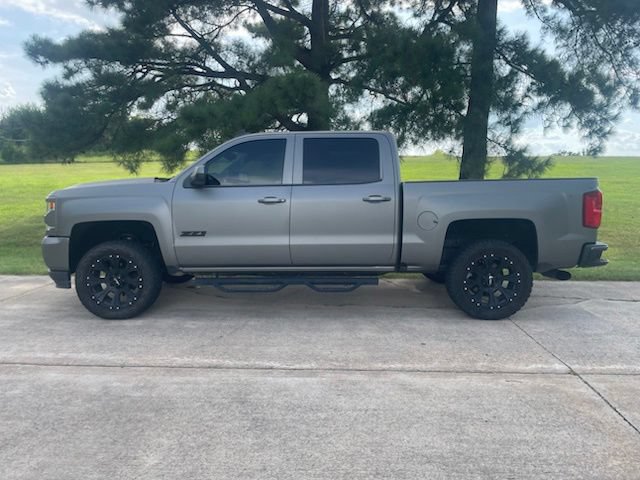 Used 2017 Chevrolet Silverado 1500 LTZ Z71 w/ Realtree Edition AWD/4WD image 9