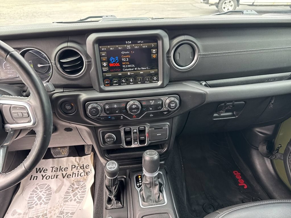 Used 2022 Jeep Wrangler Unlimited Sahara w/ Cold Weather Group AWD/4WD image 18