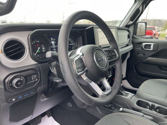 Used 2025 Jeep Wrangler Unlimited Sahara image 10