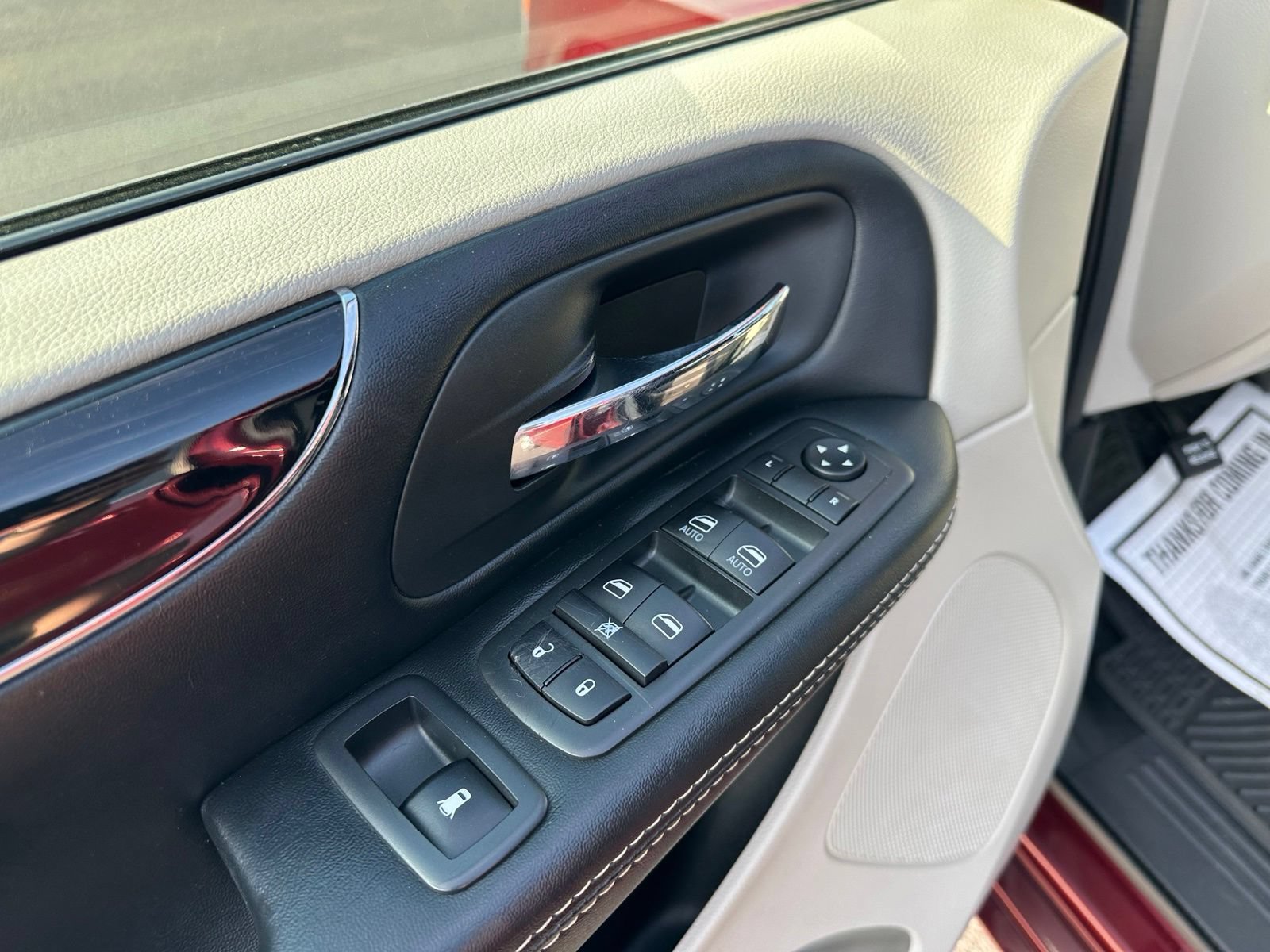 Used 2020 Dodge Grand Caravan SXT w/ Driver Convenience Group FWD image 18