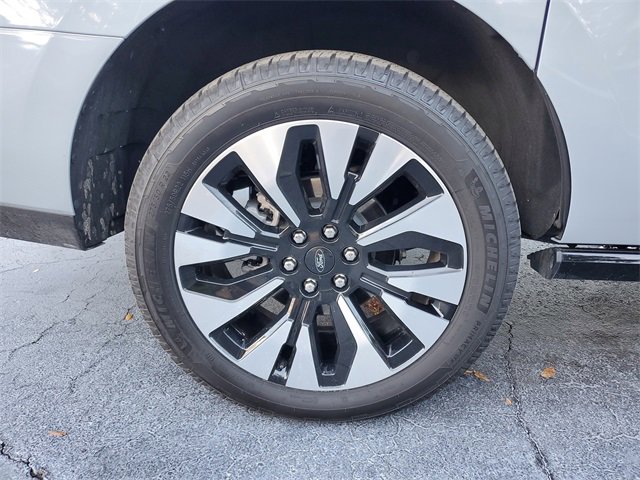 Used 2025 Ford Expedition Max Platinum w/ Driver's Package image 5