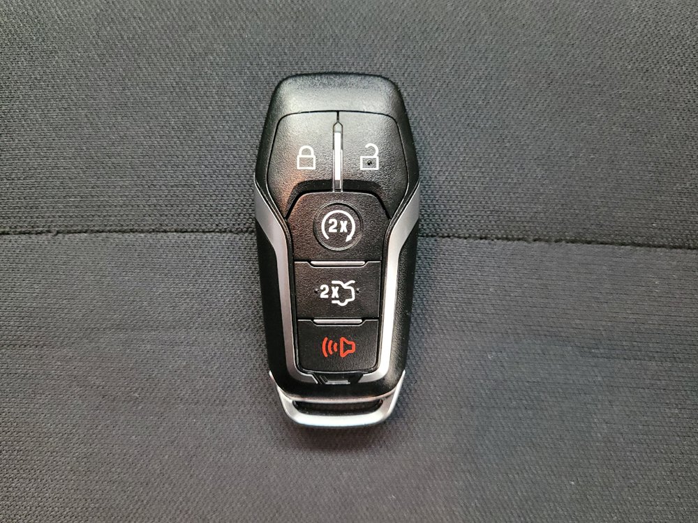 Used 2017 Ford Mustang Coupe RWD image 32