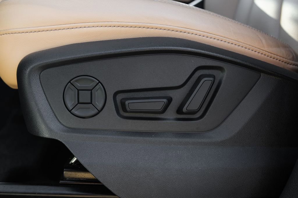 Used 2025 Audi Q7 2.0T Premium Plus w/ Premium Plus Package image 16