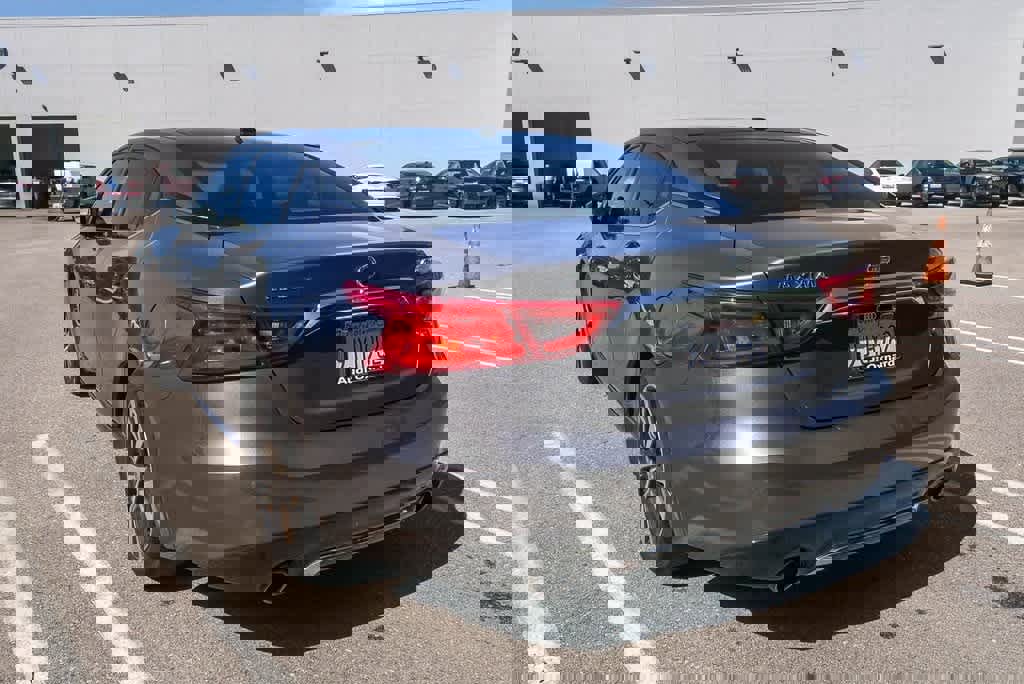 Used 2018 Nissan Maxima Platinum image 7