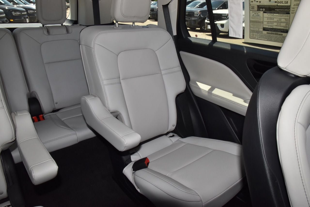 New 2026 Lincoln Aviator 2WD image 22