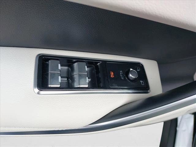 New 2026 Jaguar F-PACE R-Dynamic S image 24