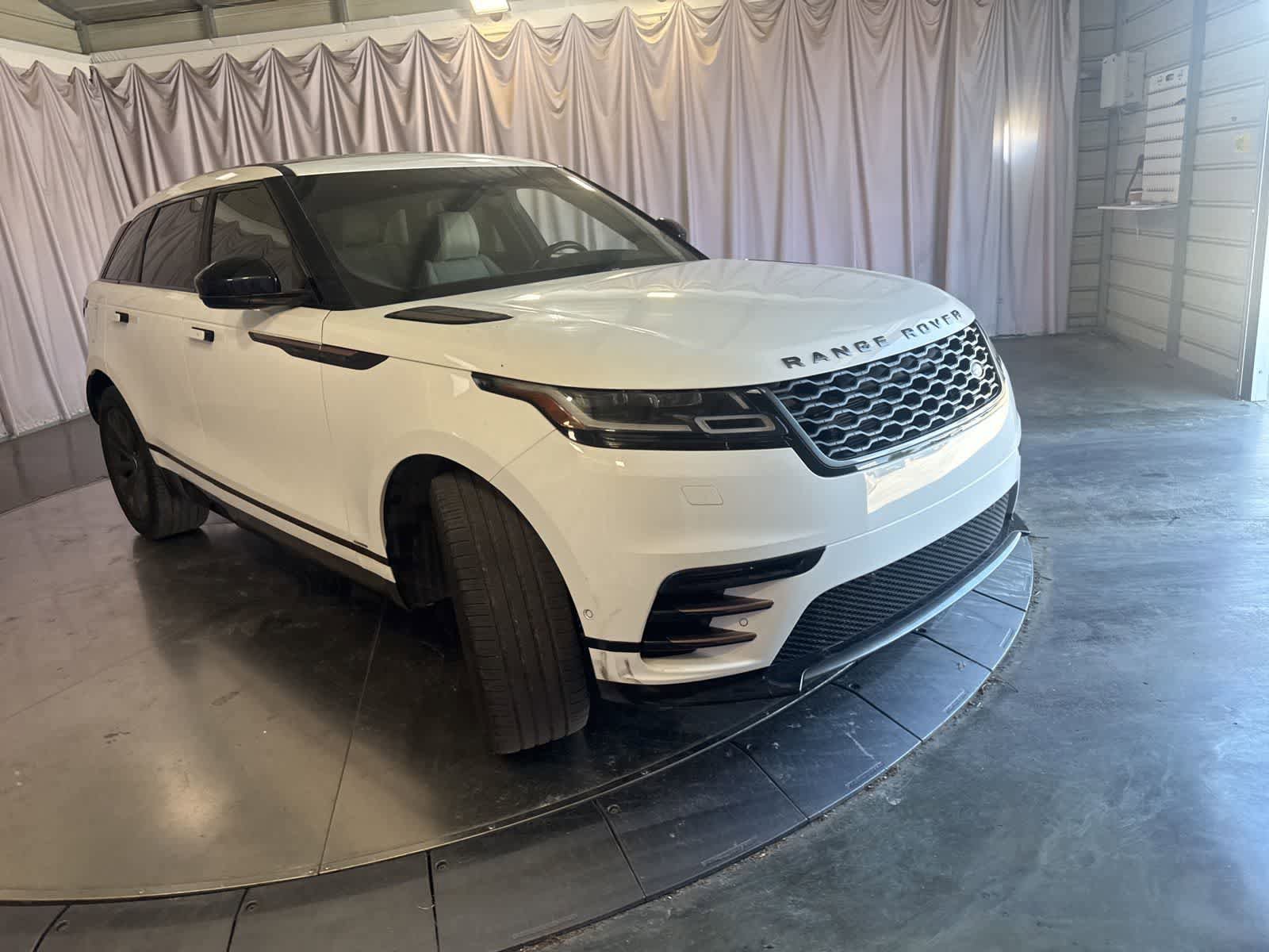 Used 2018 Land Rover Range Rover Velar R-Dynamic SE AWD/4WD image 3