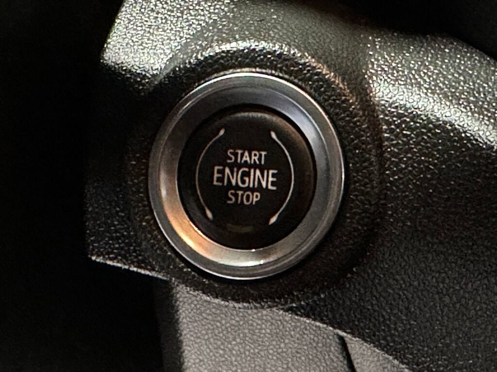 Used 2022 Chevrolet TrailBlazer LT w/ LPO, Blackout Package image 16