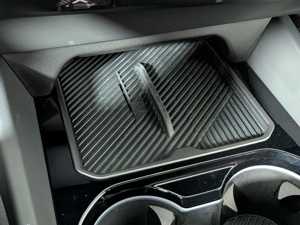 Used 2025 BMW 530i xDrive w/ Premium Package image 36