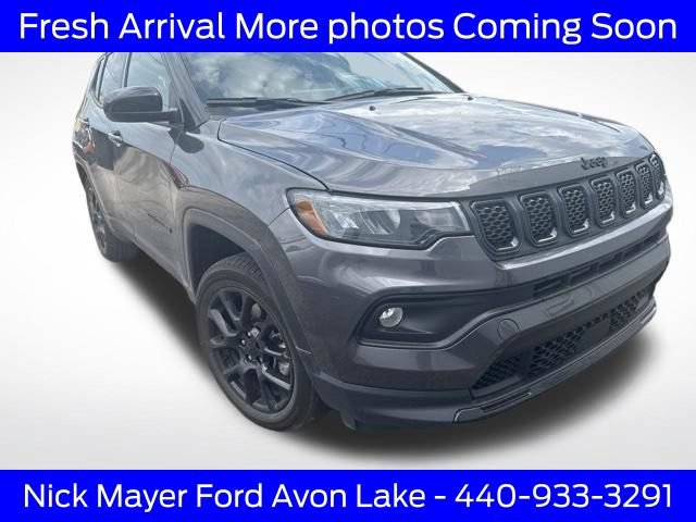 Used 2023 Jeep Compass Latitude AWD/4WD image 1