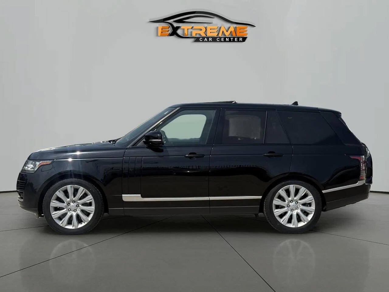 Used 2016 Land Rover Range Rover Supercharged AWD/4WD image 3