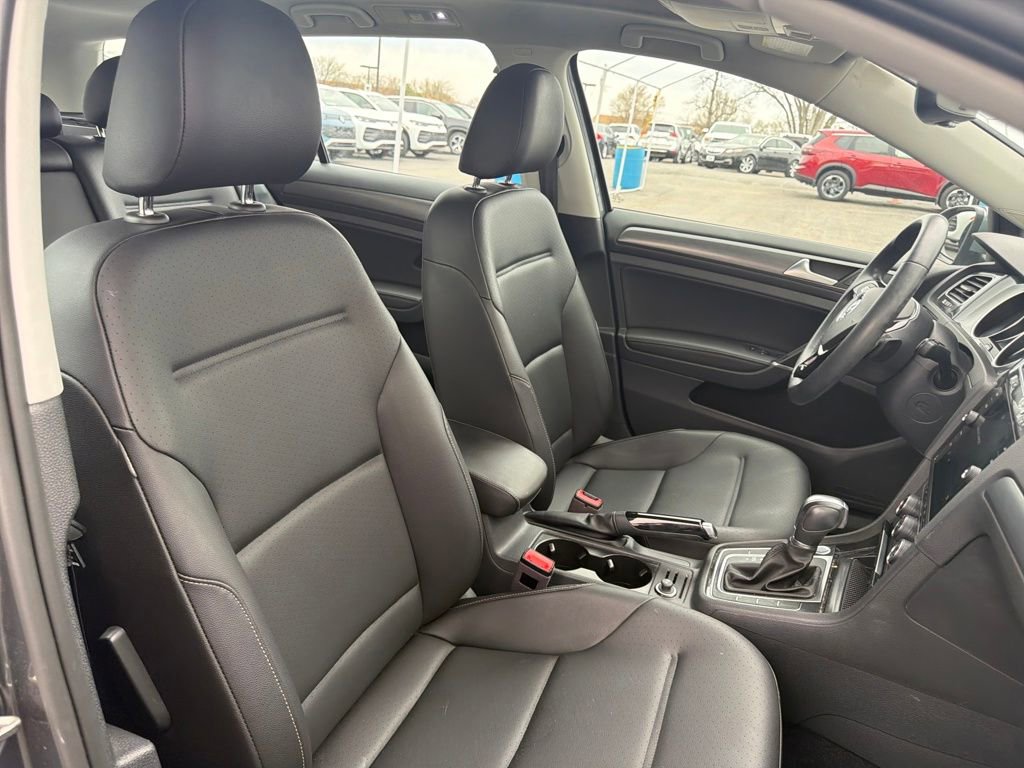 Used 2018 Volkswagen Golf SE image 51