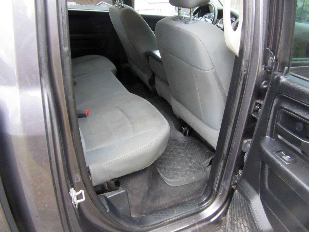 Used 2015 RAM 1500 ST w/ SXT Appearance Group image 11