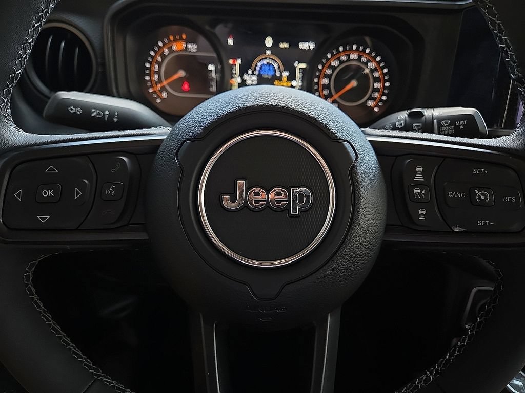 Used 2026 Jeep Wrangler Unlimited Rubicon AWD/4WD image 19