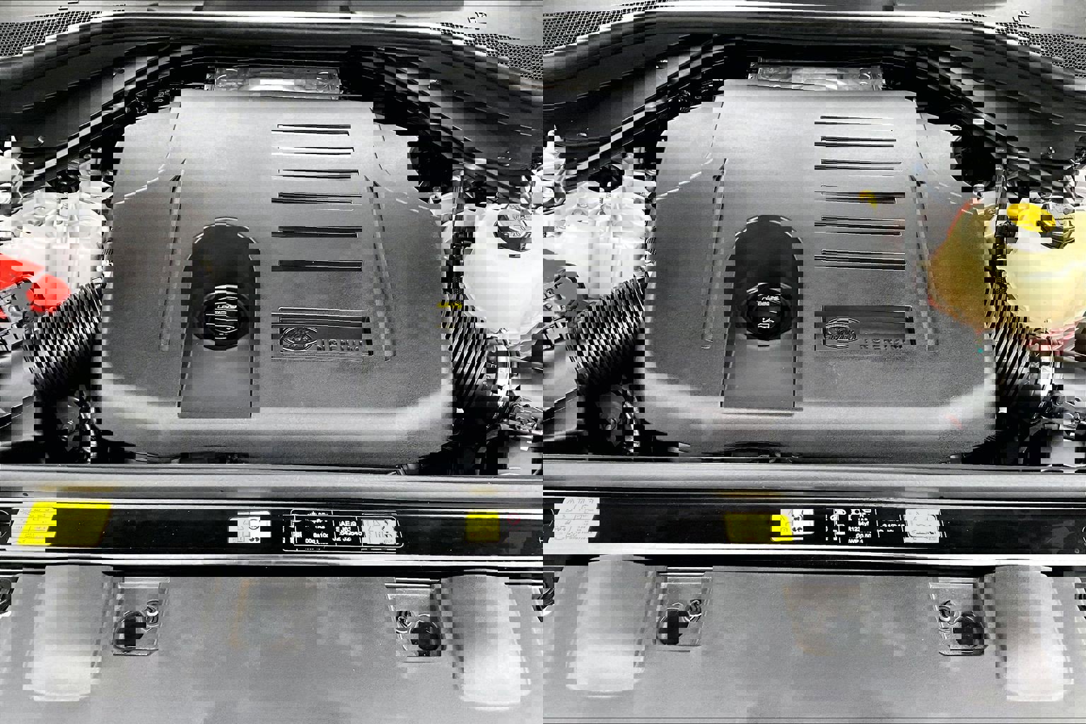 Used 2025 Land Rover Range Rover Sport image 32