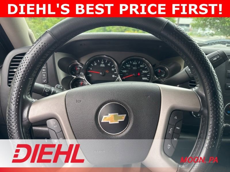 Used 2011 Chevrolet Silverado 2500 LT w/ Interior Plus Package AWD/4WD image 24