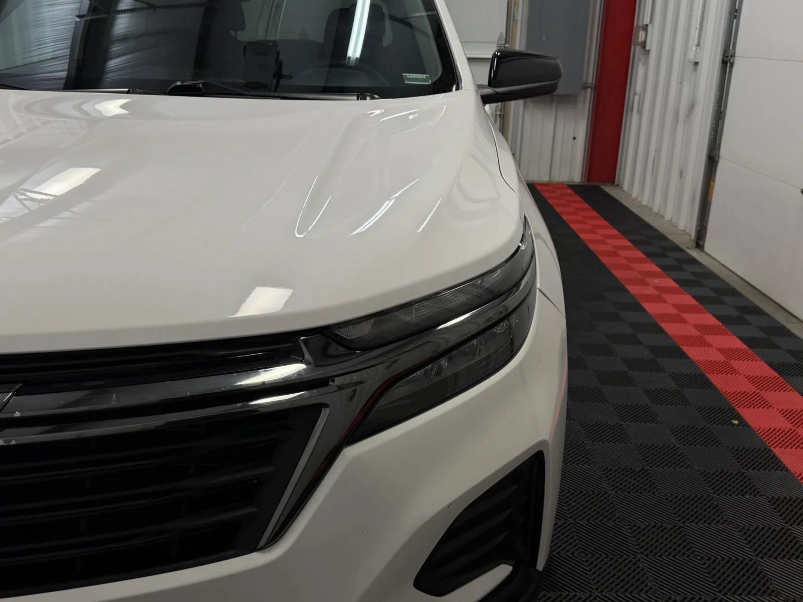 Used 2023 Chevrolet Equinox LS w/ LS Convenience Package AWD/4WD image 9