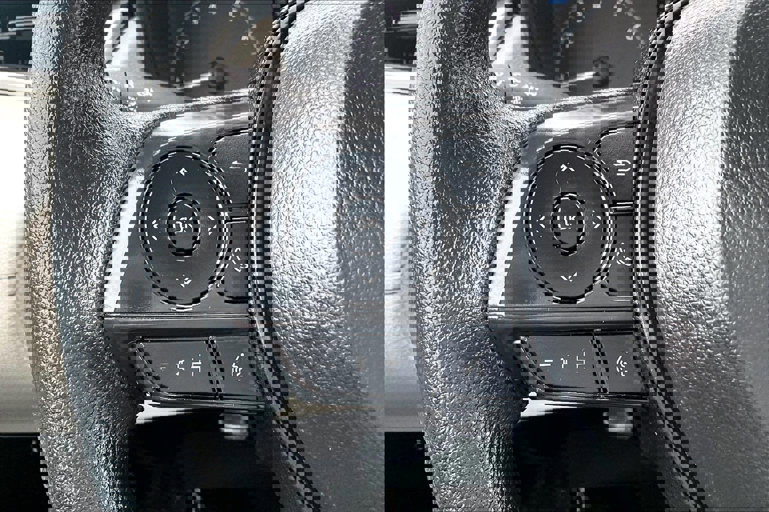 Used 2024 Toyota Corolla Cross L image 16