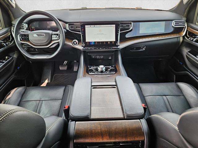 Used 2023 Jeep Grand Wagoneer Series II image 18