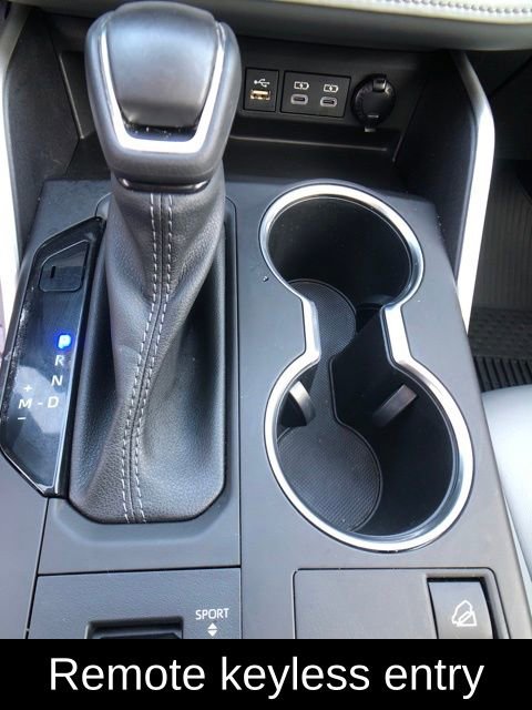 Used 2023 Toyota Highlander XLE image 19