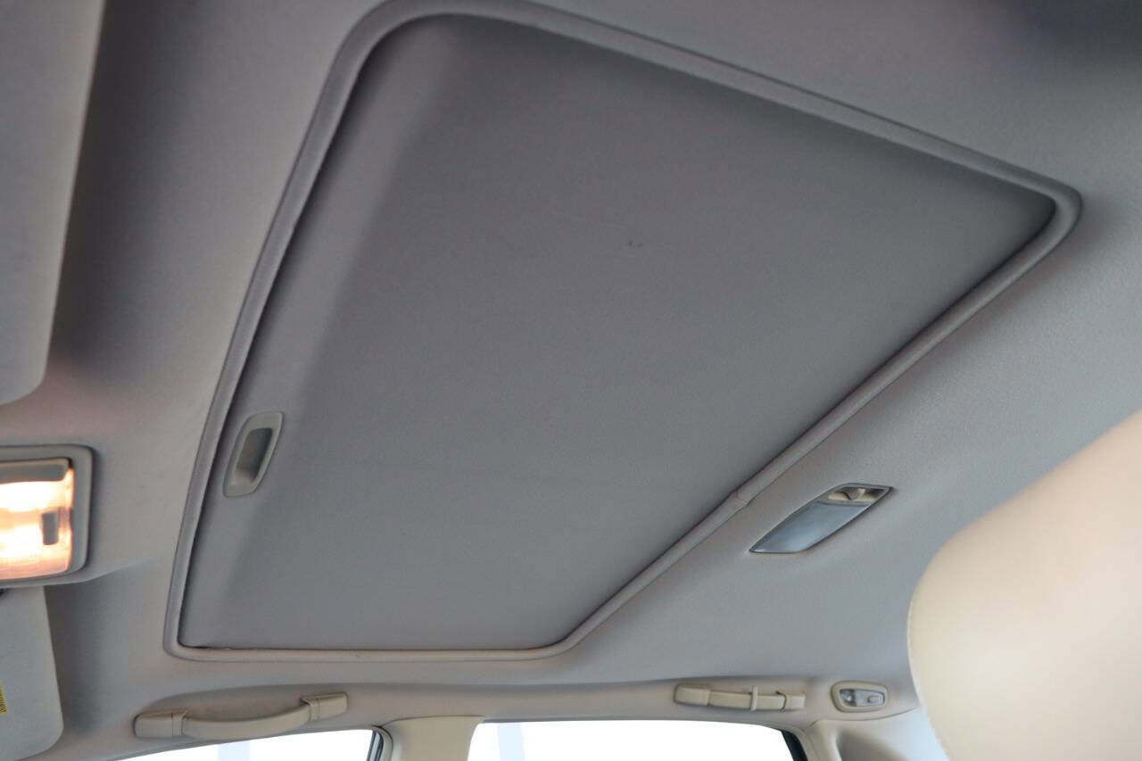 Used 2001 Toyota Avalon XLS FWD image 21