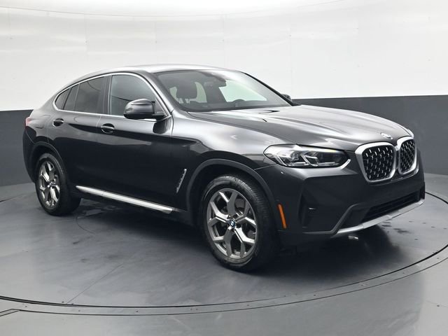 Used 2025 BMW X4 xDrive30i AWD/4WD image 2