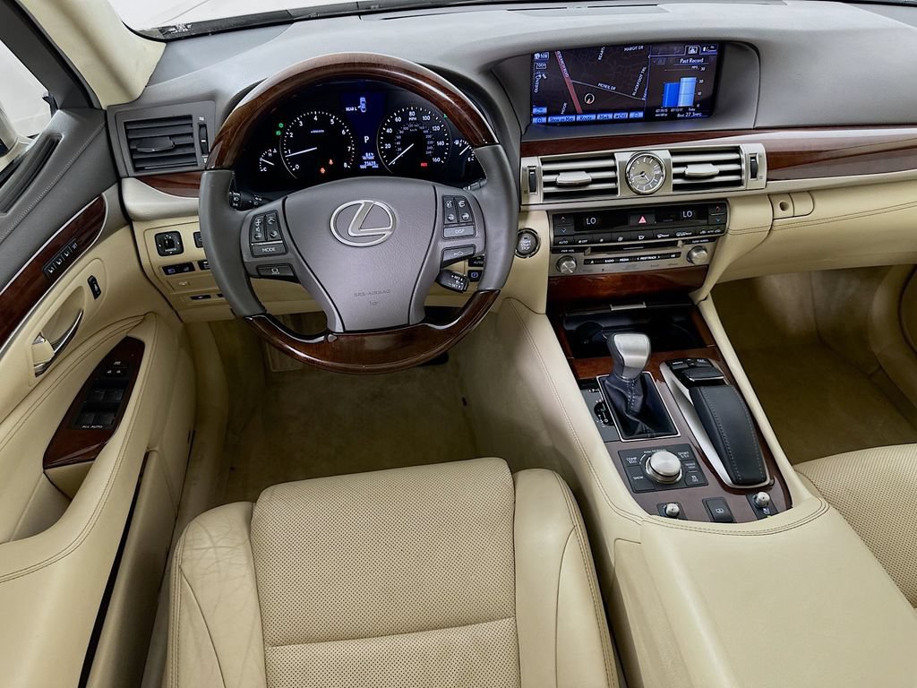 Used 2013 Lexus LS 460 w/ Comfort Pkg RWD image 23