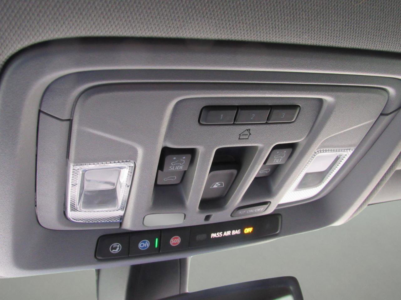 Used 2022 Chevrolet Silverado 1500 LTZ AWD/4WD image 33