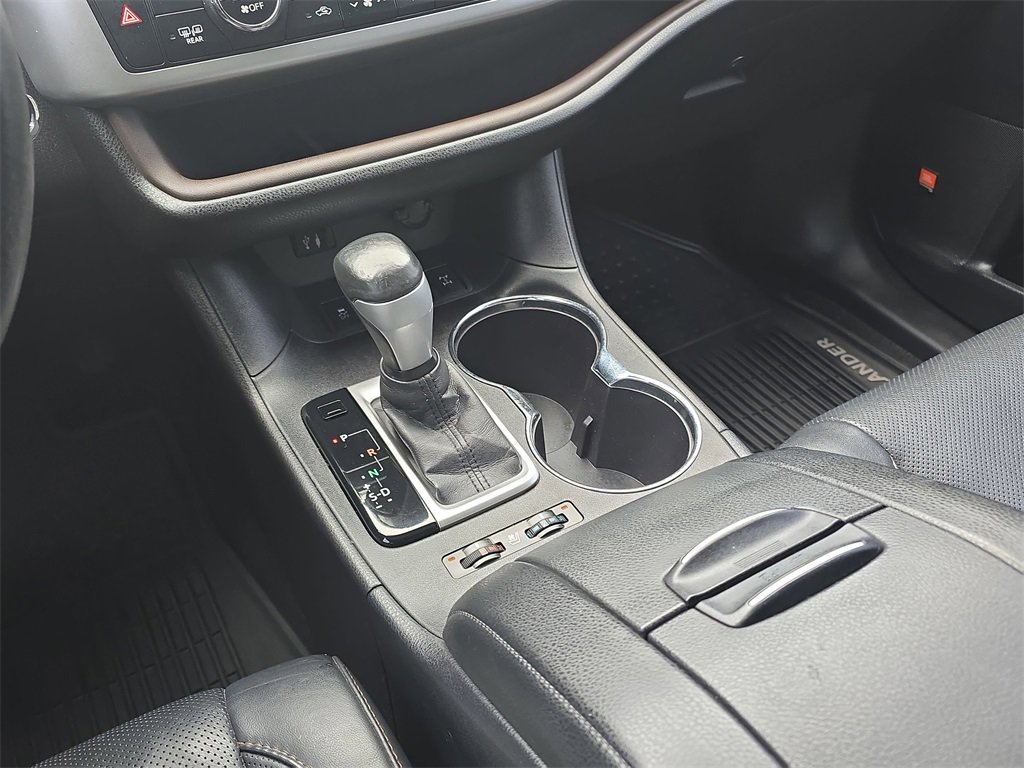 Used 2015 Toyota Highlander Limited image 26