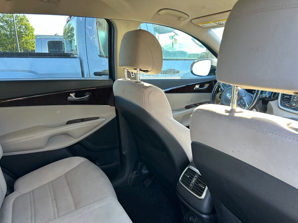 Used 2017 Kia Sorento FWD w/ LX Convenience Package image 10