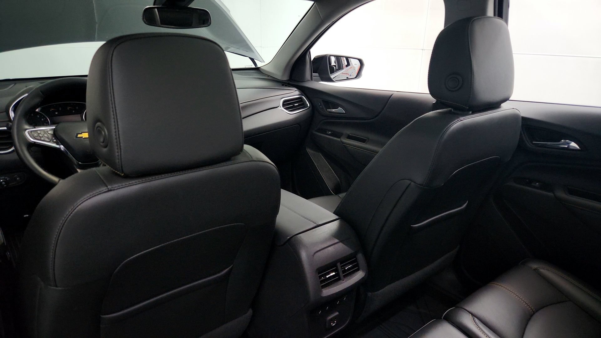 Used 2024 Chevrolet Equinox Premier AWD/4WD image 26