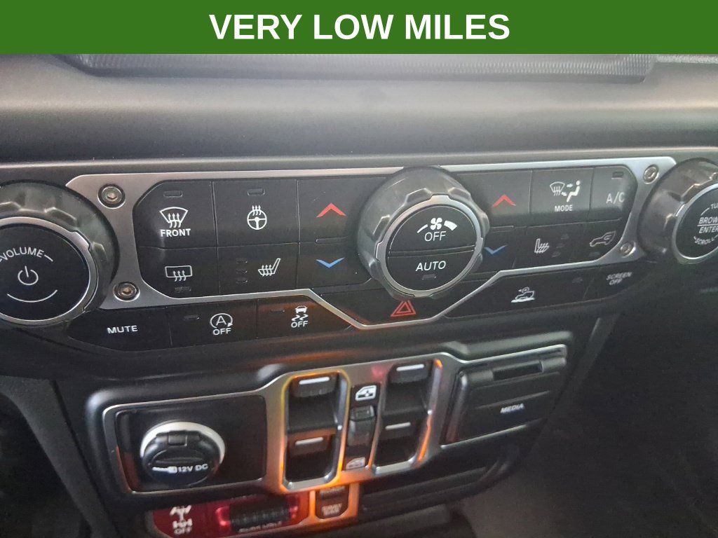 Used 2023 Jeep Gladiator Rubicon w/ Cold Weather Group AWD/4WD image 14
