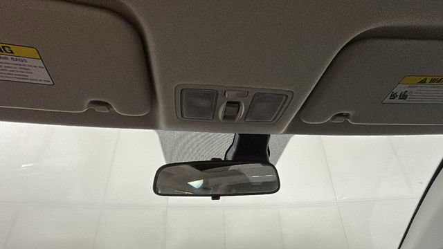 Used 2025 Hyundai Venue SEL FWD image 25