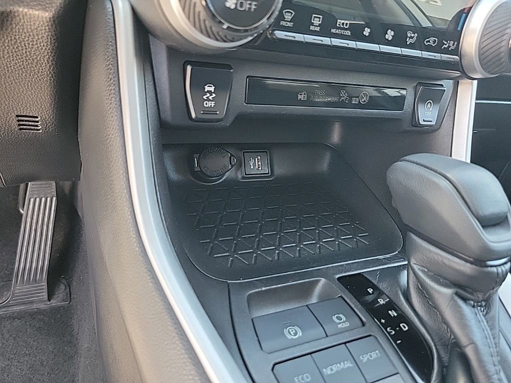 Used 2023 Toyota RAV4 XLE image 27