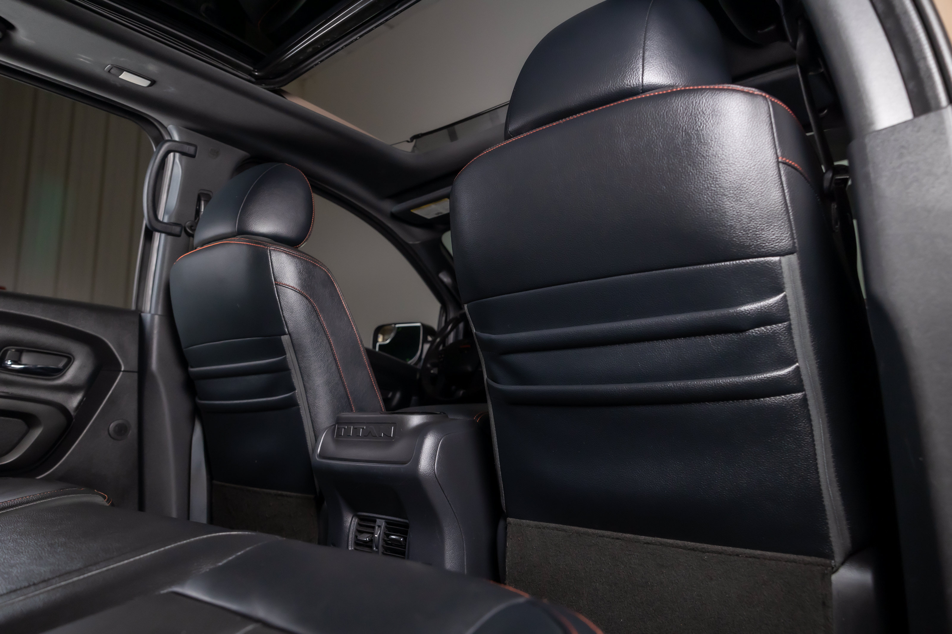 Used 2020 Nissan Titan PRO-4X w/ Pro-4x Convenience Package AWD/4WD image 26