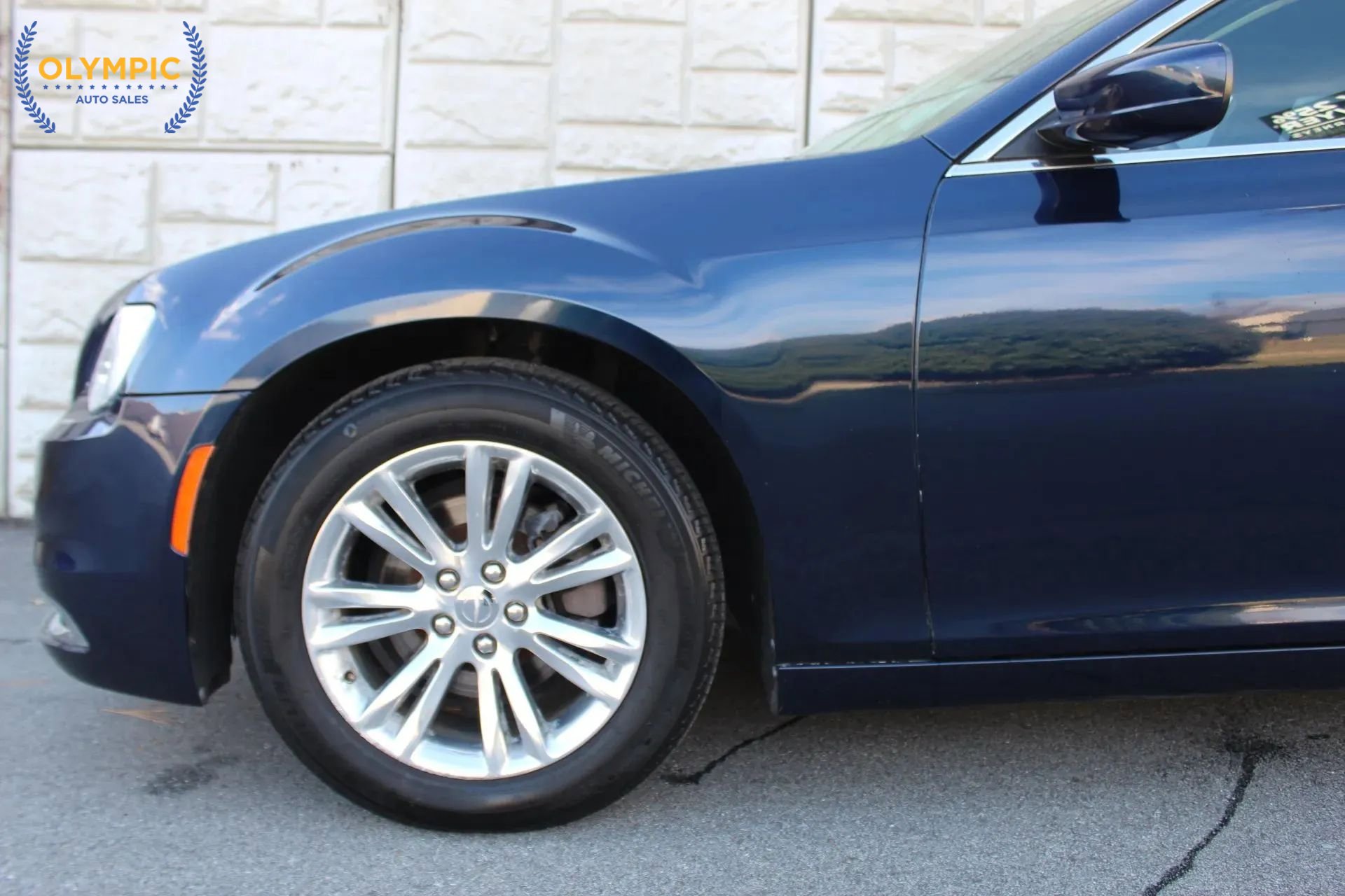 Used 2017 Chrysler 300 Limited image 10