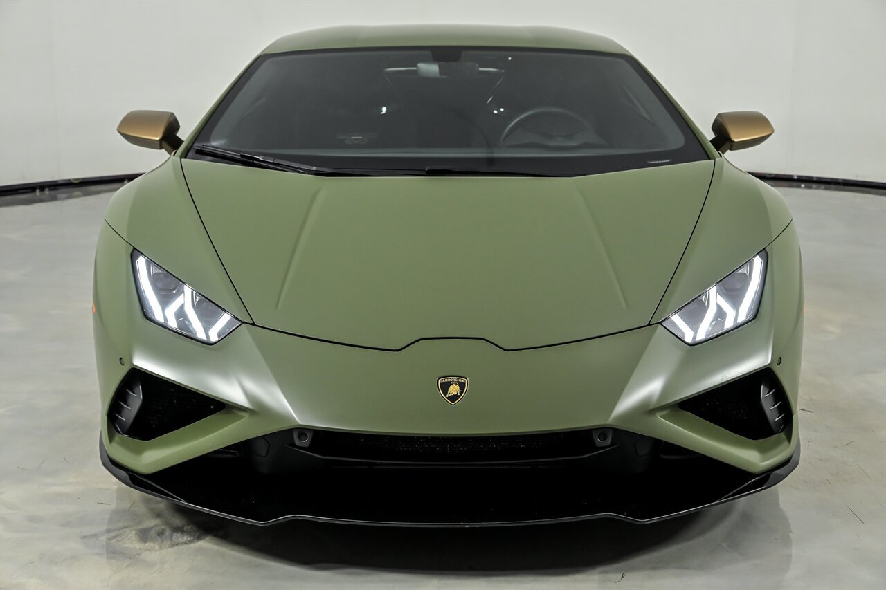 Used 2022 Lamborghini Huracan EVO RWD image 4