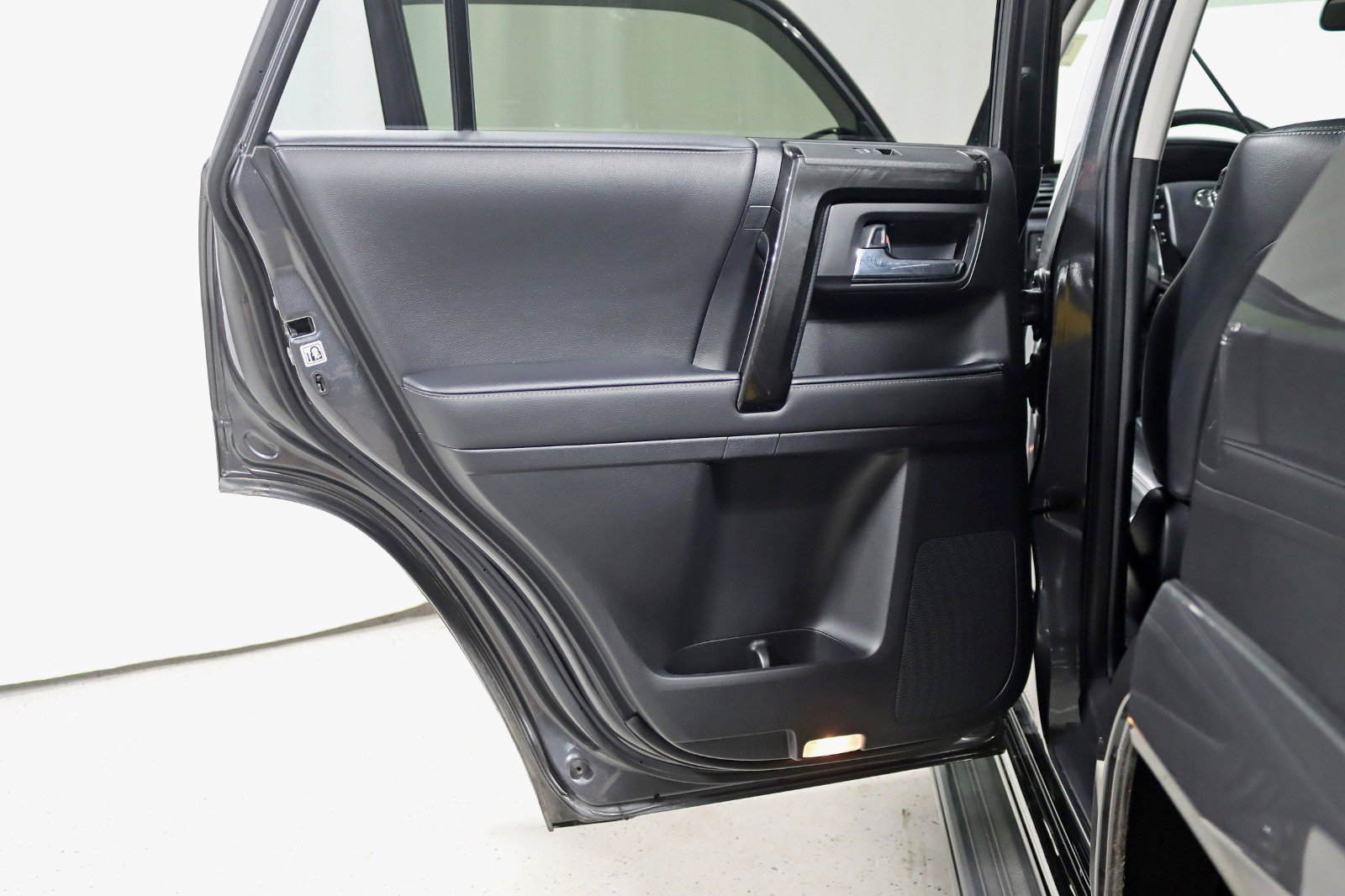 Used 2020 Toyota 4Runner Nightshade AWD/4WD image 35