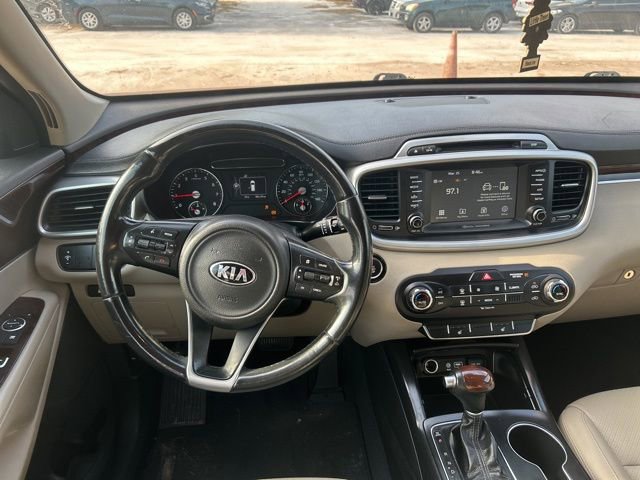 Used 2017 Kia Sorento LX w/ LX Convenience Package image 14