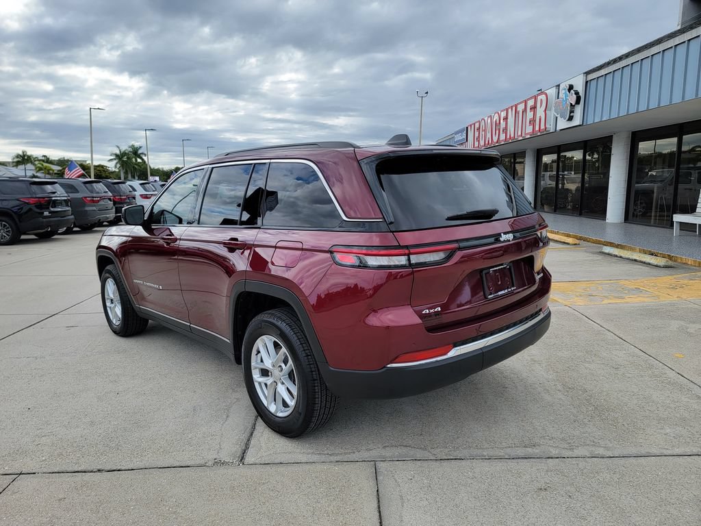 Used 2025 Jeep Grand Cherokee Laredo X w/ Luxury Tech Group I AWD/4WD image 5