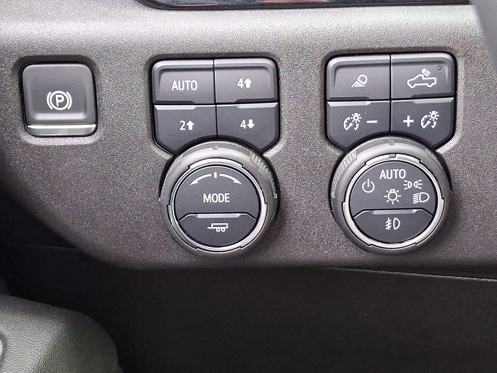 Certified 2024 Chevrolet Silverado 2500 LTZ w/ LTZ Convenience Package image 23