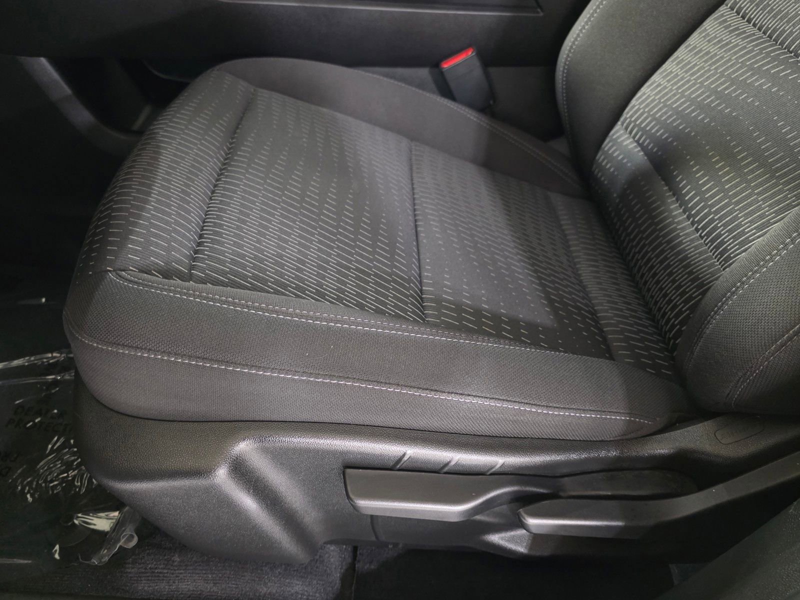 Used 2025 Chevrolet Equinox LT image 23