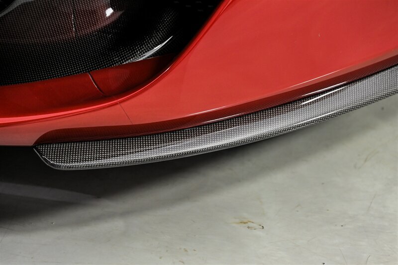 Used 2020 Ferrari 812 Superfast RWD image 5