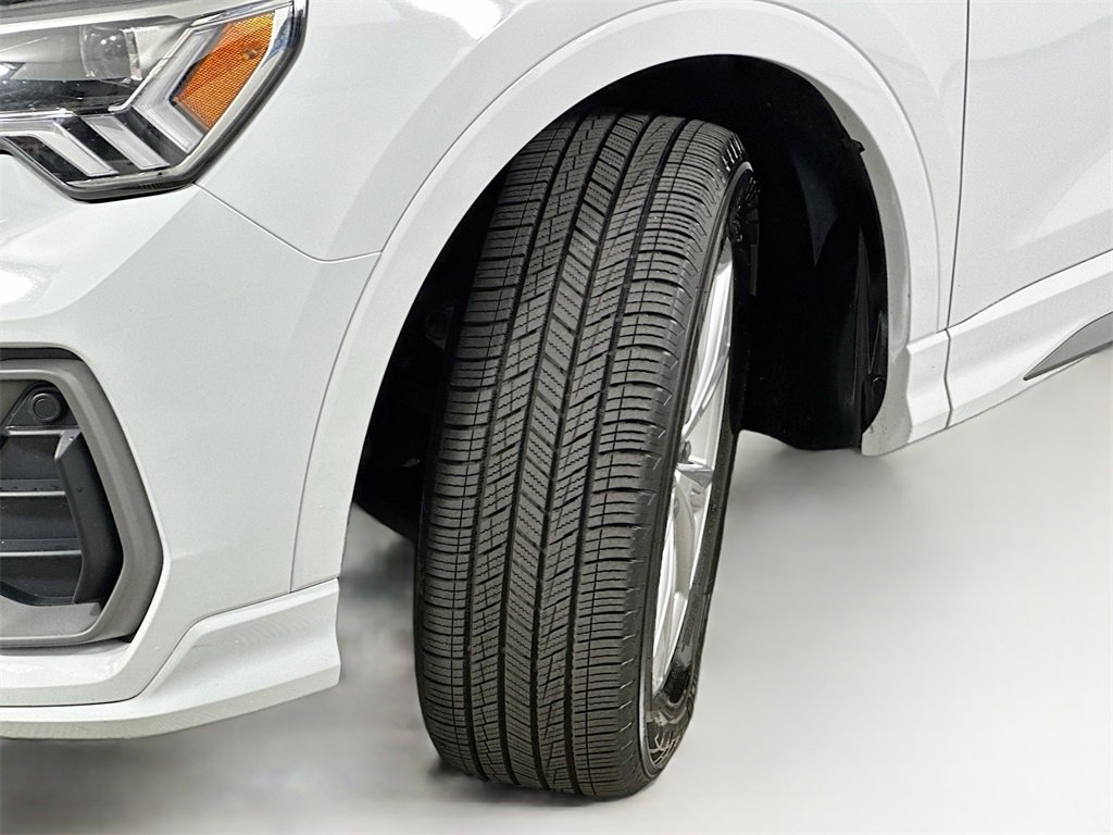 Used 2024 Audi Q3 2.0T Premium image 25