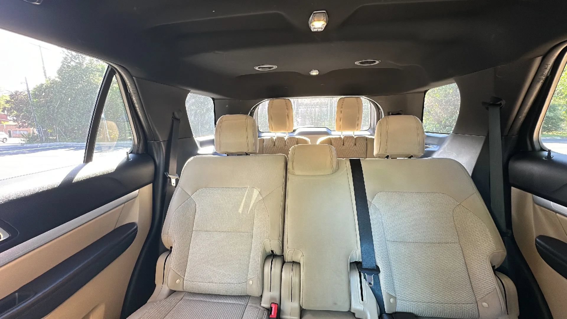 Used 2016 Ford Explorer XLT AWD/4WD image 19