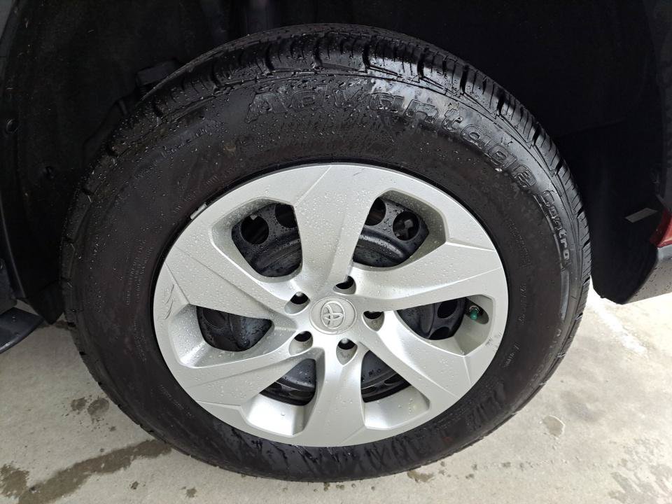 Used 2019 Toyota RAV4 LE w/ All Weather Liner Package AWD/4WD image 25