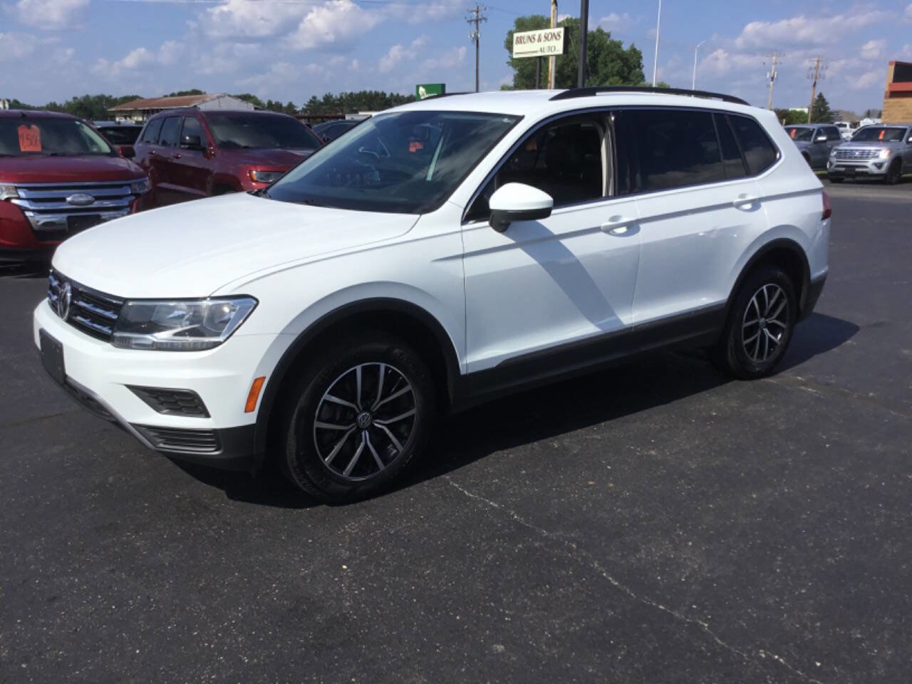 Used 2021 Volkswagen Tiguan SE image 8