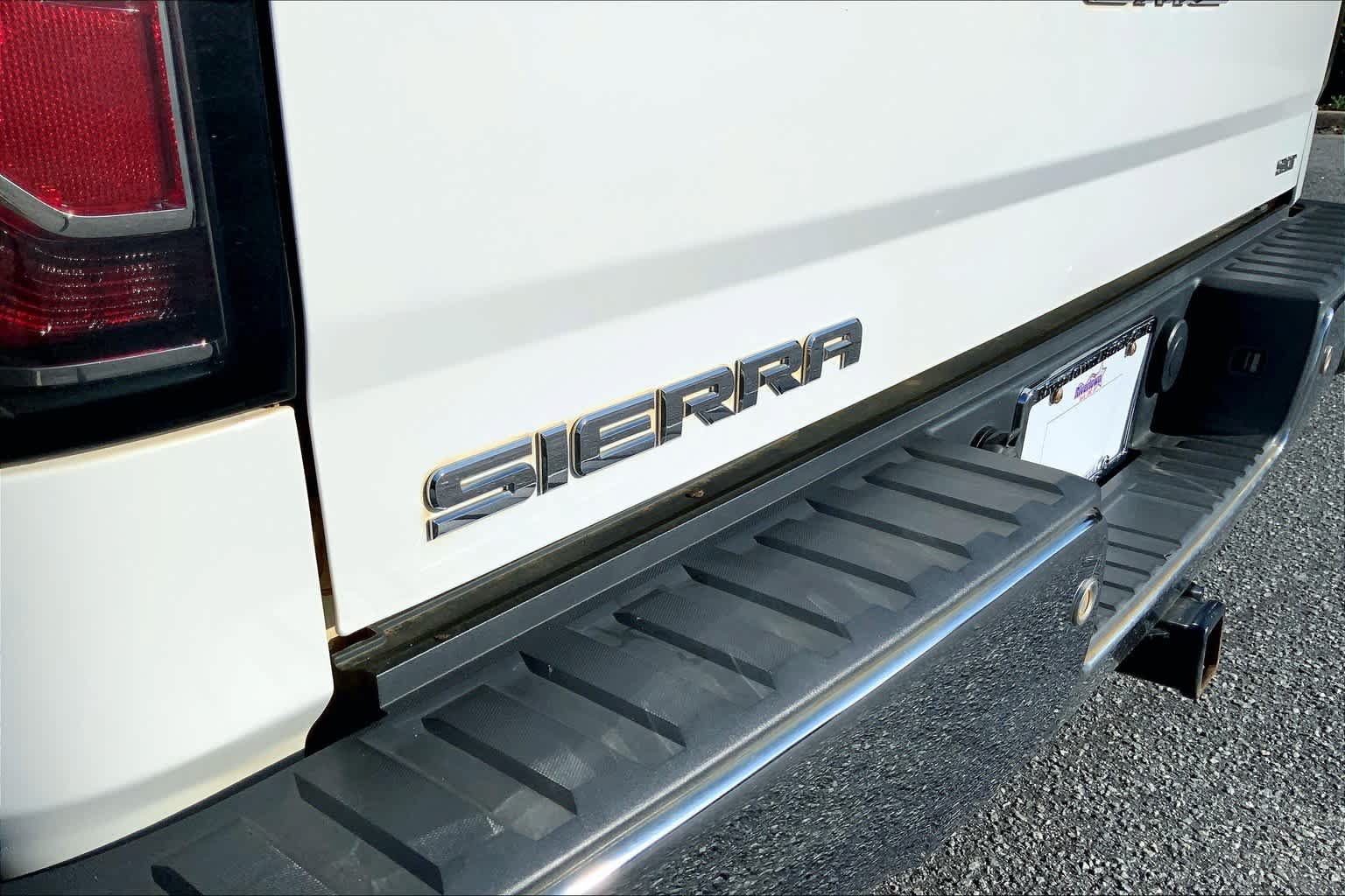 Used 2018 GMC Sierra 1500 SLT AWD/4WD image 30
