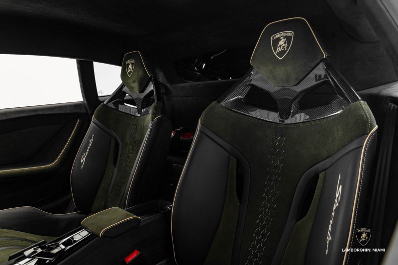 Used 2024 Lamborghini Huracan Sterrato image 36